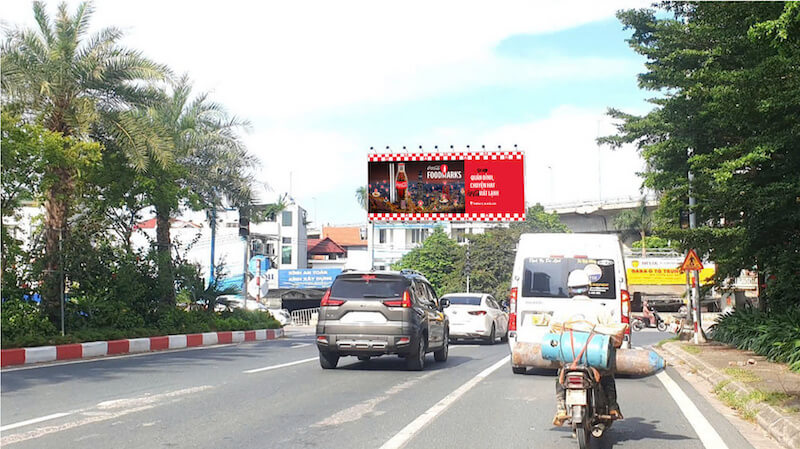 pano quang cao ngoai troi and duong vuong